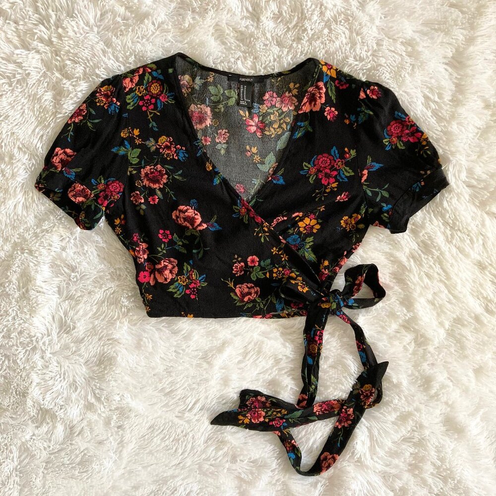 2010s Black Floral Tie-Front Crop Top - Medium